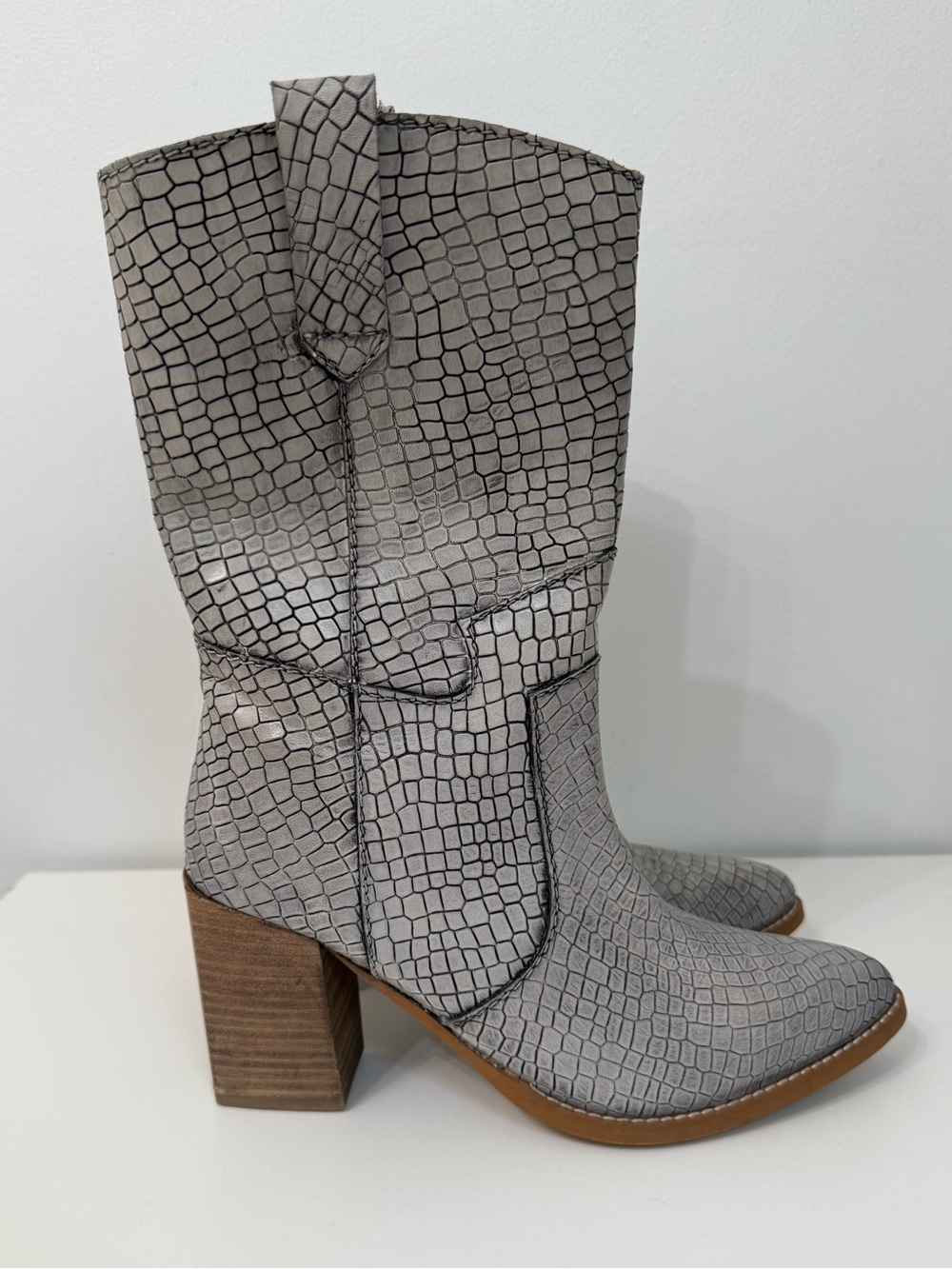 Diba True Trudy Moody Embossed Leather Western Boots Mid Calf Block Heel Size 8